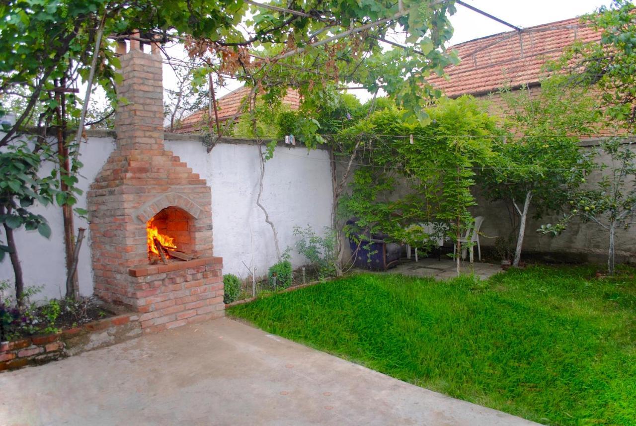 Big Three Apartments In Avlabari, Old Tbilissi Extérieur photo